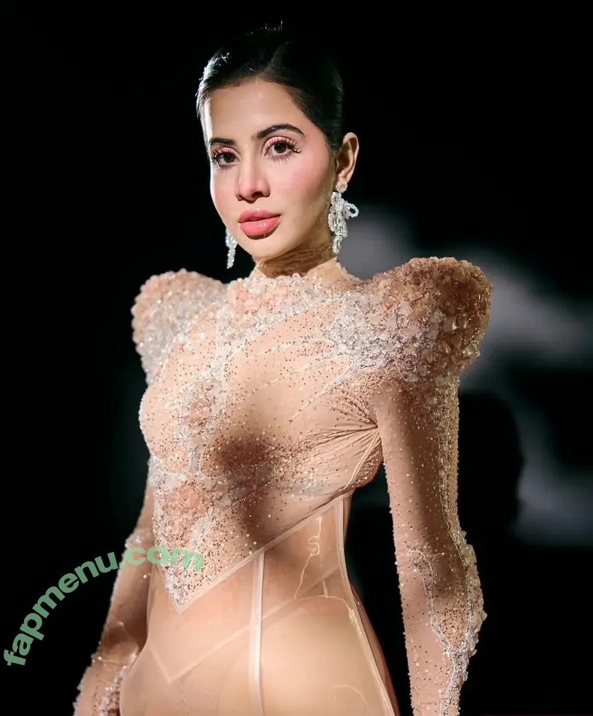 Urfi Javed nude photo #0027 (urf7i)