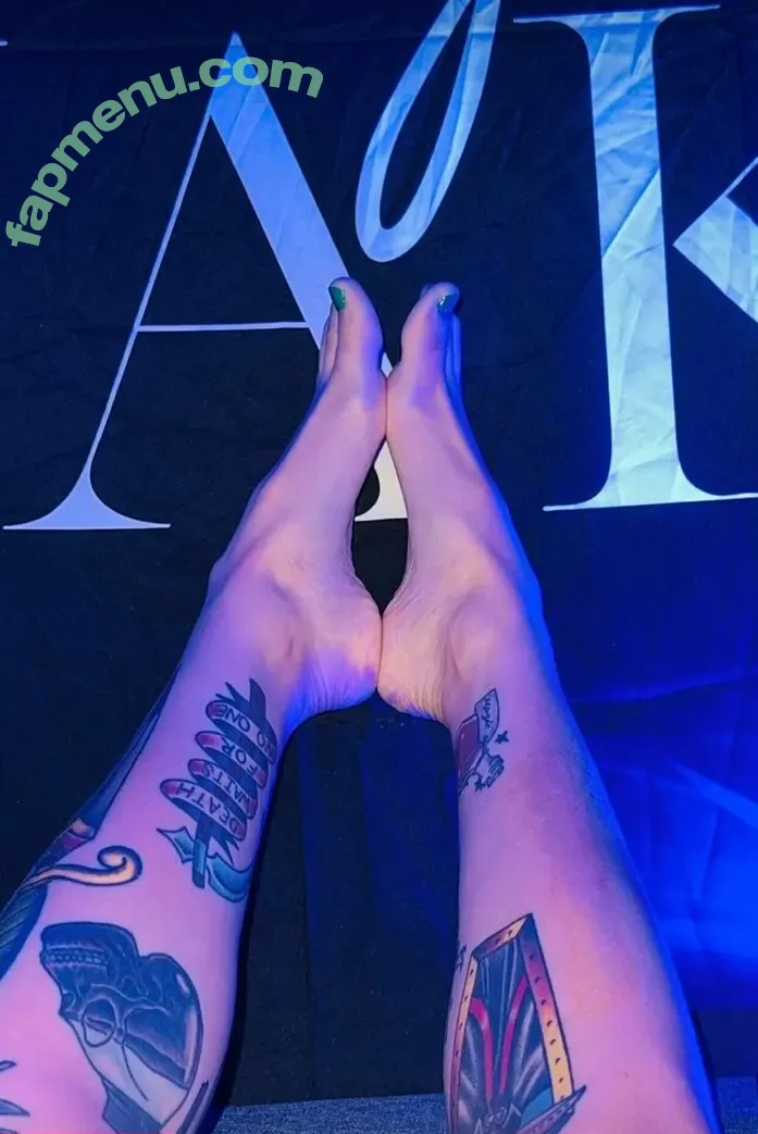 urmackenzford nude photo #0002 (mackenzie.lurkins)