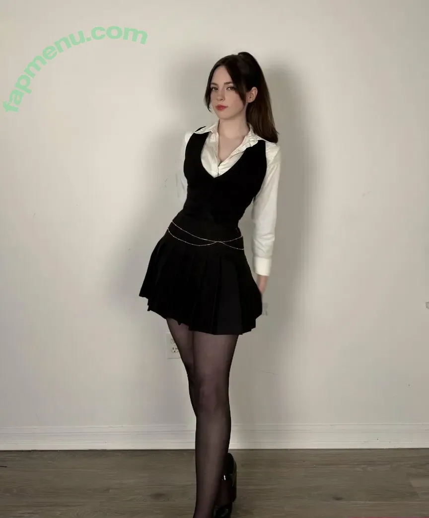 Ursiiday nude photo #0039 (Ursiiday)