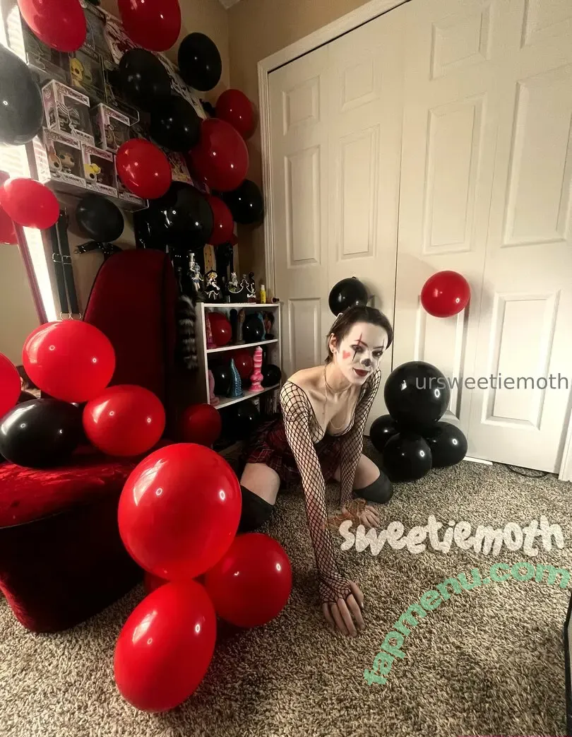 ursweetiemoth nude photo #0049 (mothinthewalls)