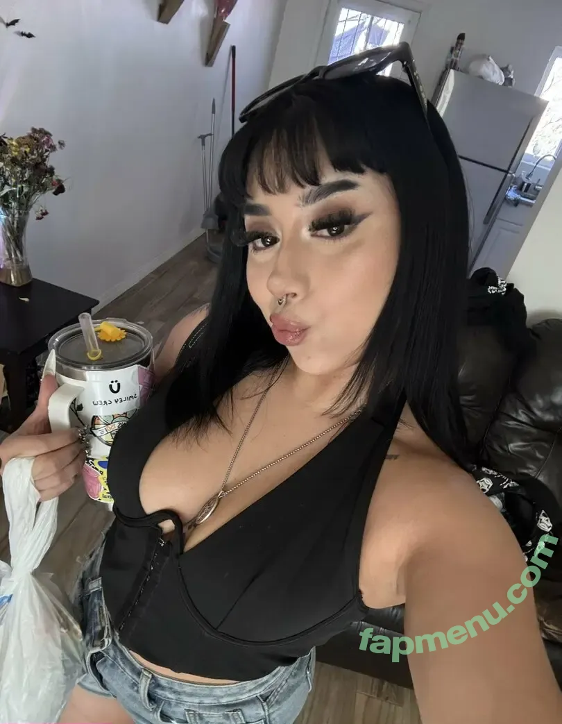 urworstnightmare23 nude photo #0070 (karissanoel_15)