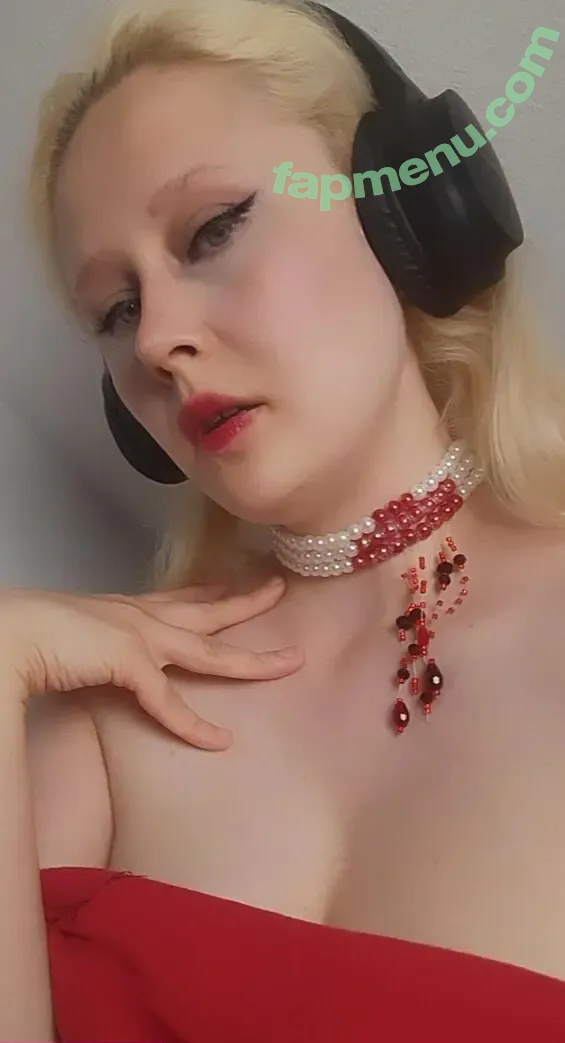 uwupixie nude photo #0007 (uwupixie)