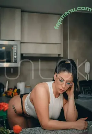 Valemartineez / valemartinezof nude photo #0002