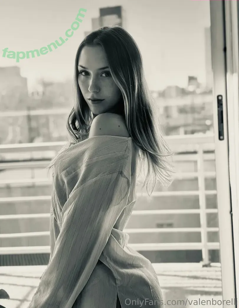 valenborelli nude photo #0007 (vaalenborelli)