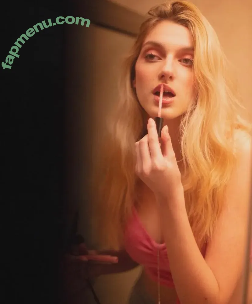 Valentina nude photo #0173 (valeblucerchiata / valentinaof.4 / xxvalen444 / xxvalenxoxo)