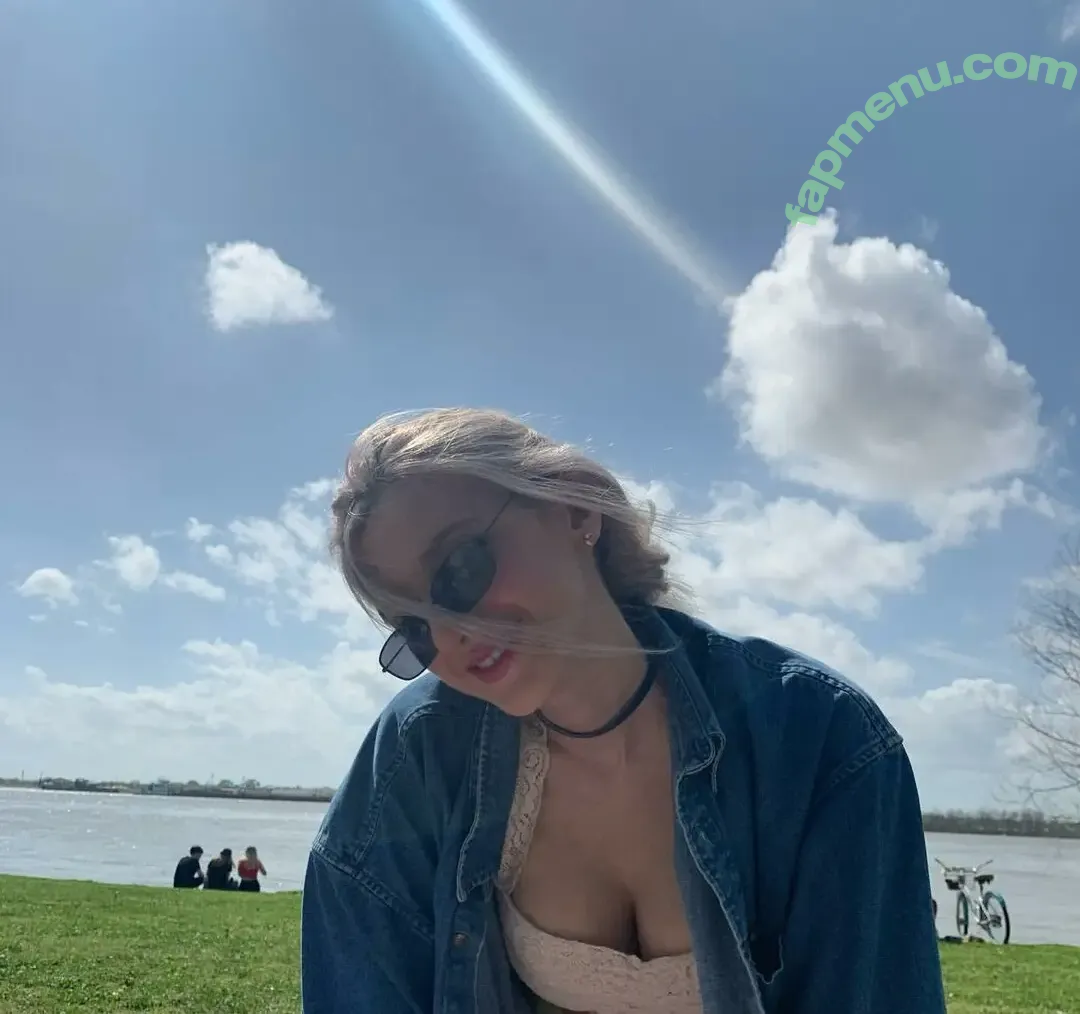 Valentina nude photo #0177 (valeblucerchiata / valentinaof.4 / xxvalen444 / xxvalenxoxo)