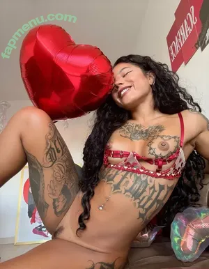 Valentina Naomi /  / LIA FOXXER / valentinaaomi / valentinaomi nude photo #0001