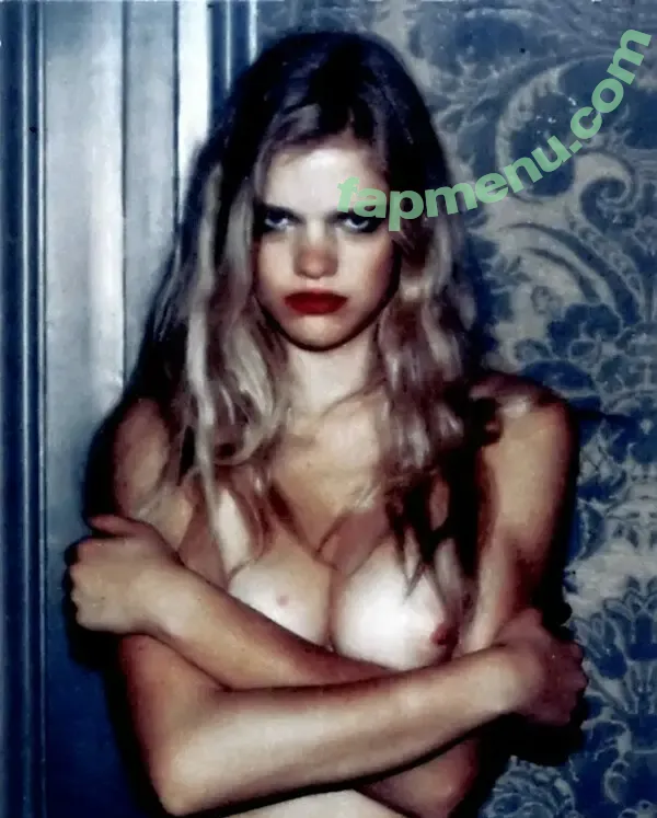 Valerie Van Der Graaf nude photo #0011 (Valerie Van Der Graaf)