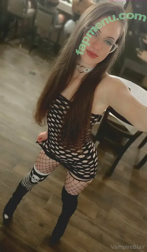 vampireblair nude photo #0014 (vampire.blair)