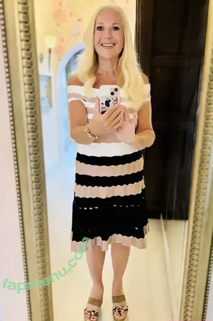 Vanessa Feltz / vanessafeltzofficial nude photo #0058