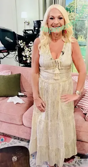 Vanessa Feltz / vanessafeltzofficial nude photo #0064