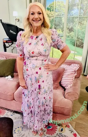 Vanessa Feltz / vanessafeltzofficial nude photo #0065