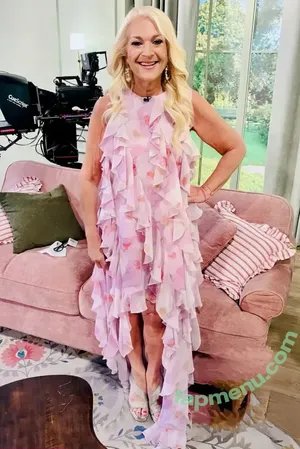 Vanessa Feltz / vanessafeltzofficial nude photo #0066