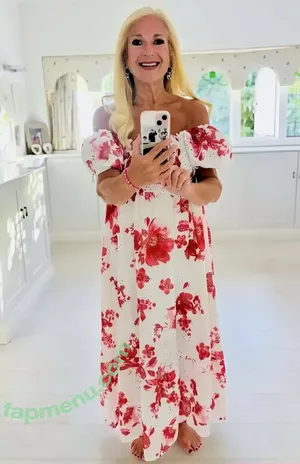 Vanessa Feltz / vanessafeltzofficial nude photo #0070