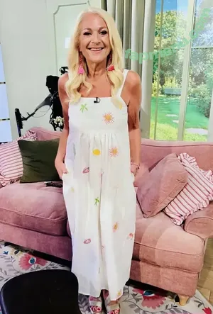 Vanessa Feltz / vanessafeltzofficial nude photo #0072