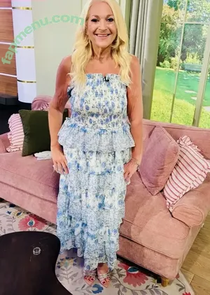 Vanessa Feltz / vanessafeltzofficial nude photo #0075