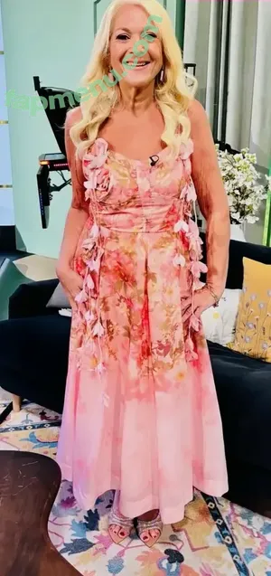 Vanessa Feltz / vanessafeltzofficial nude photo #0086