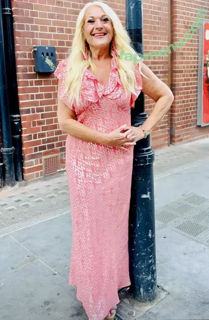 Vanessa Feltz nude photo #0034 (vanessafeltzofficial)