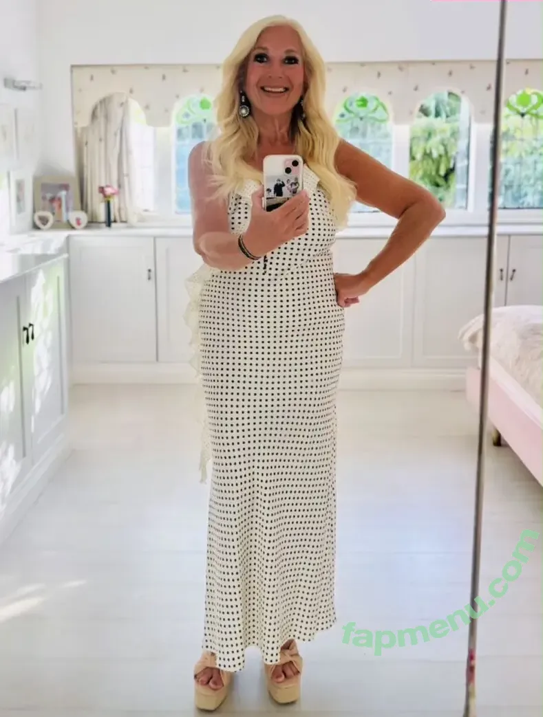 Vanessa Feltz nude photo #0035 (vanessafeltzofficial)