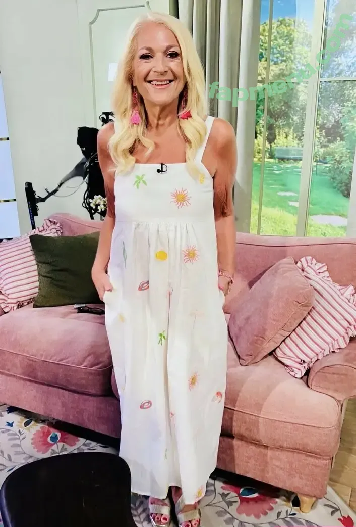 Vanessa Feltz nude photo #0072 (vanessafeltzofficial)
