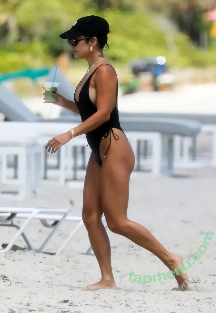 Vanessa Hudgens nude photo #0994 (VanessaHudgens)