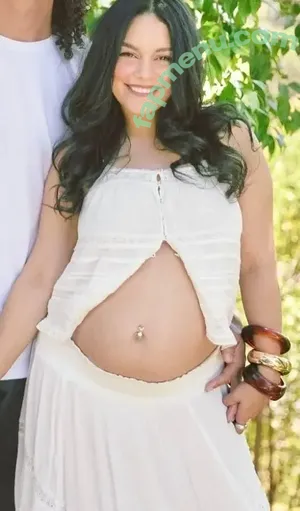 Vanessa Hudgens / VanessaHudgens nude photo #1011