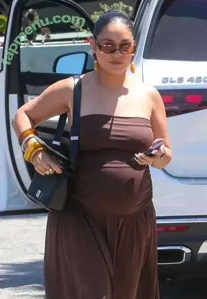 Vanessa Hudgens / VanessaHudgens nude photo #1029