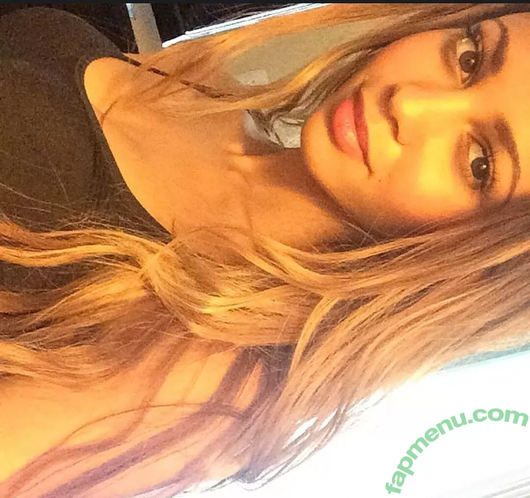 Vanessa Morgan nude photo #0003 (vanessamorgan)