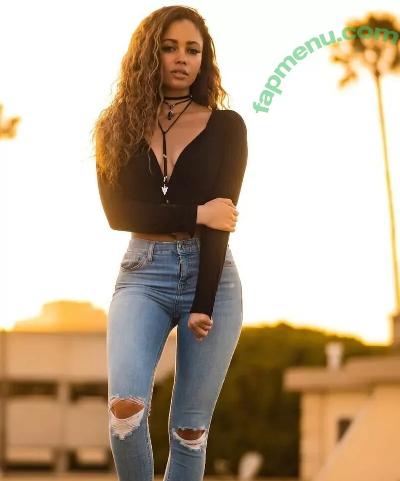 Vanessa Morgan nude photo #0145 (vanessamorgan)