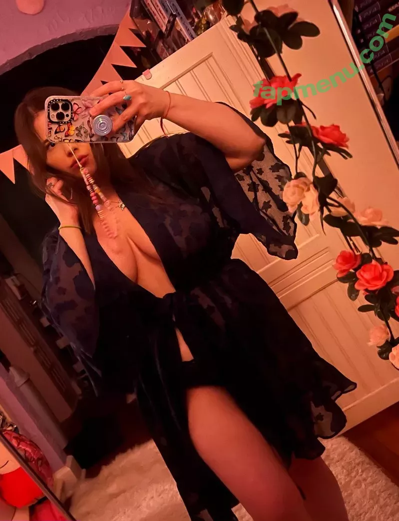 vanessinator nude photo #0065 (ilovejohnkimble / t80085)