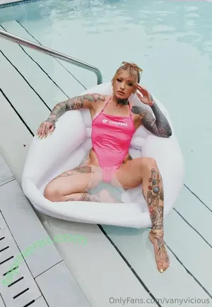 vanyvicious / officialvanyvicious nude photo #0040