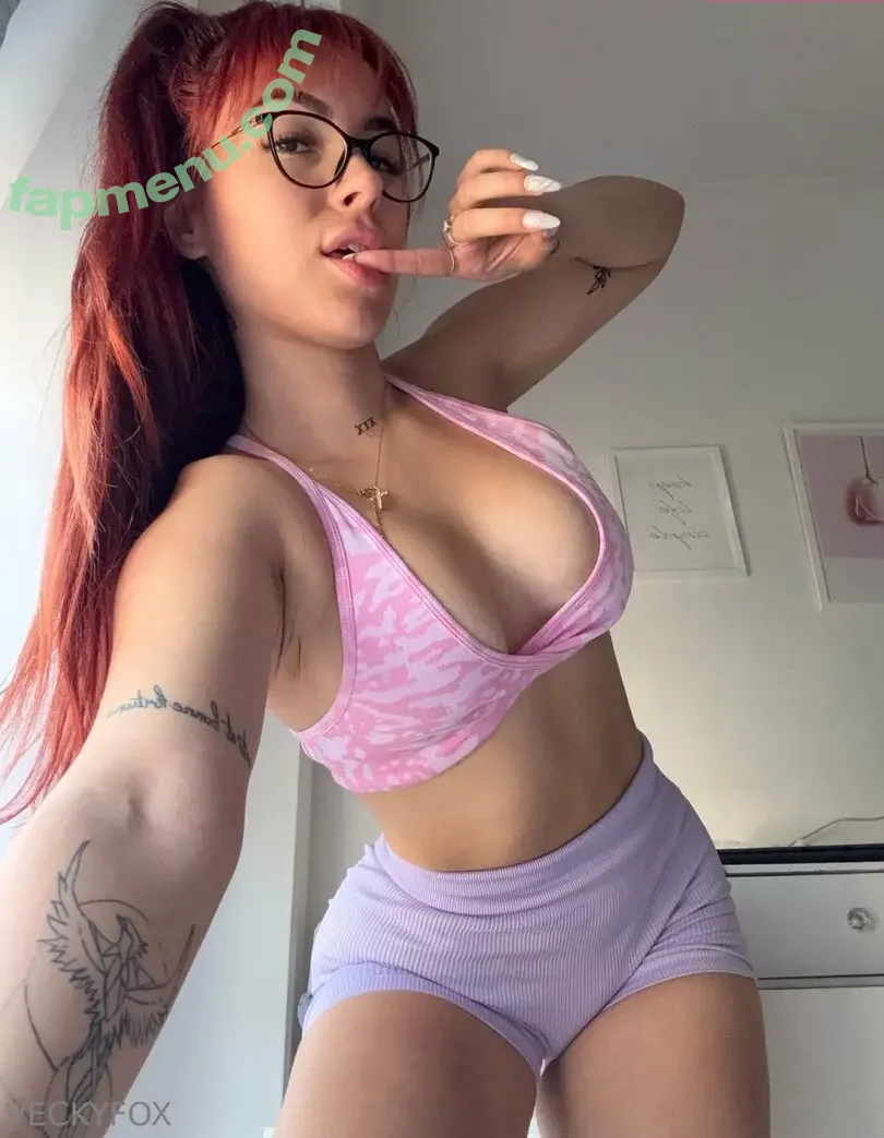 veckyfox nude photo #0078 (thevickyvox)