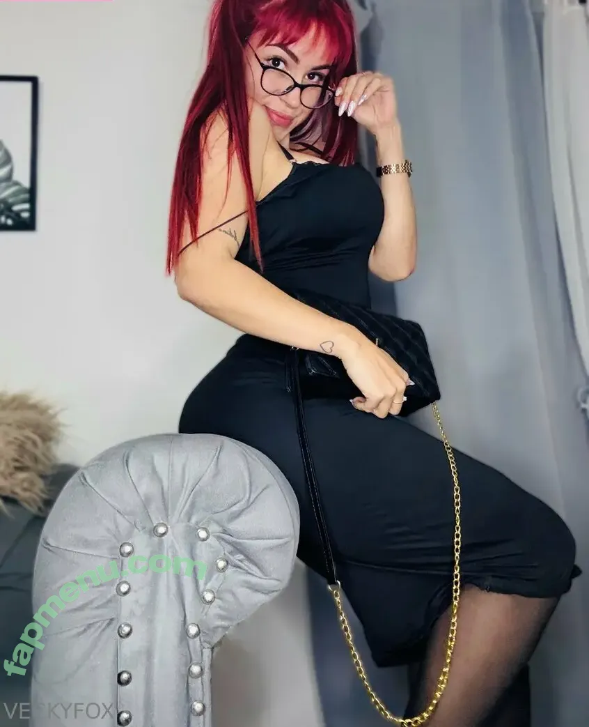 veckyfox nude photo #0086 (thevickyvox)