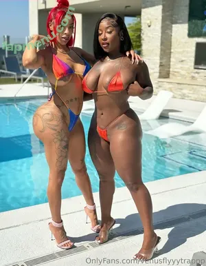 venusflyyytrappp / justmevenus nude photo #0018