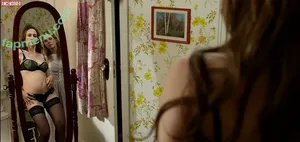 Vera Farmiga / verafarmiga nude photo #0135
