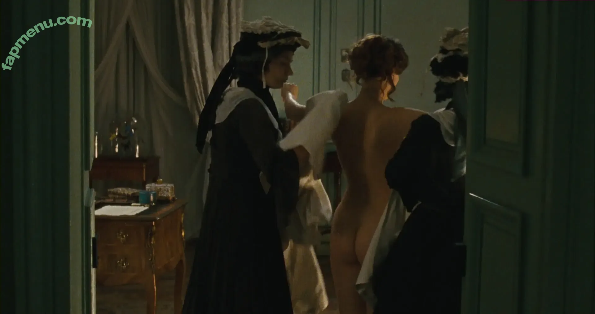 Vera Farmiga nude photo #0132 (verafarmiga)