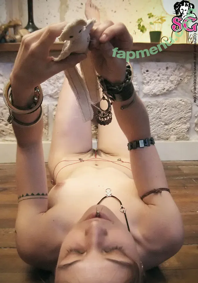 Vesperal nude photo #0390 (freevesperal / heyursinae / ursinaevesperal)