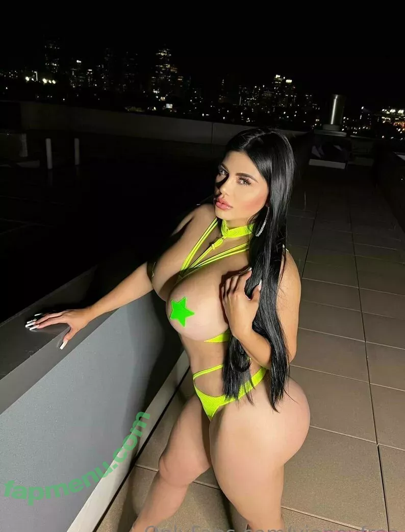 vianeyfree nude photo #0011 (vianeyfrias)