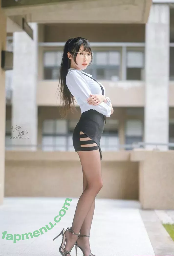 victoria__1998__ nude photo #0093 (victoria__1998_ / 依霜 ゆい)