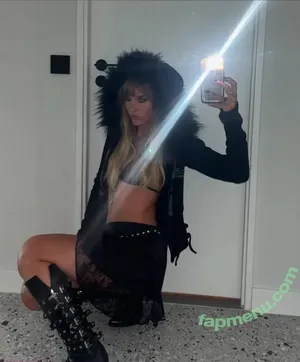 Victoria De Angelis / Maneskin bassist / vicdeangelis nude photo #0805
