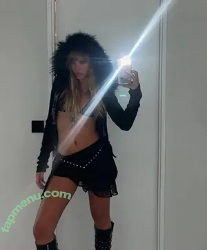 Victoria De Angelis / Maneskin bassist / vicdeangelis nude photo #0806