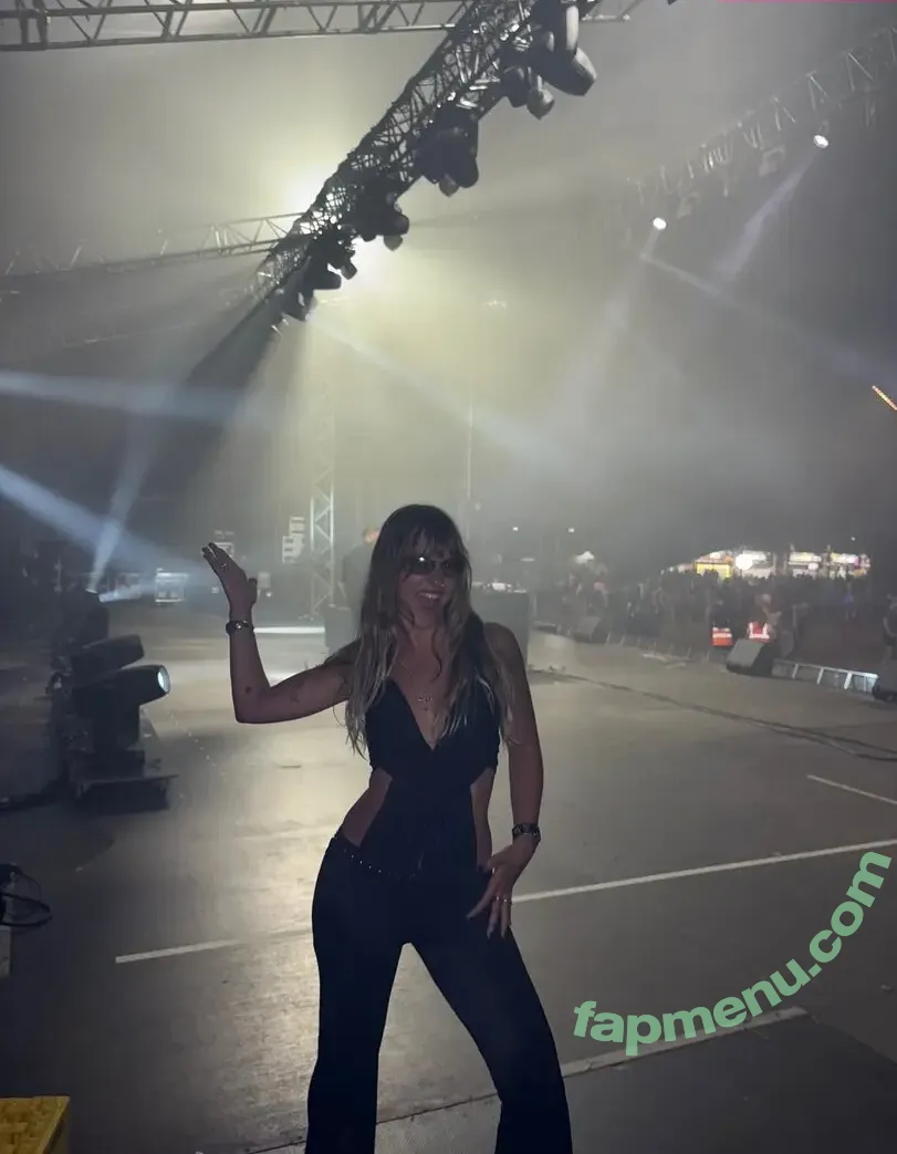 Victoria De Angelis nude photo #0784 (Maneskin bassist / vicdeangelis)