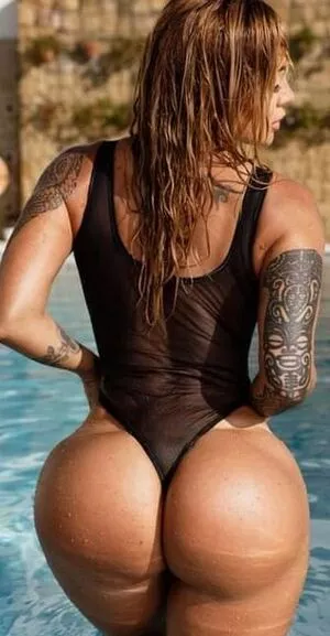Victoria Lomba / victorialomba nude photo #0034