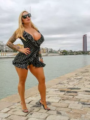Victoria Lomba / victorialomba nude photo #0080