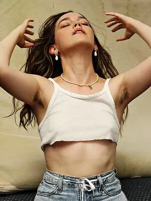 Victoria Pedretti / victoriapedretti_ nude photo #0044