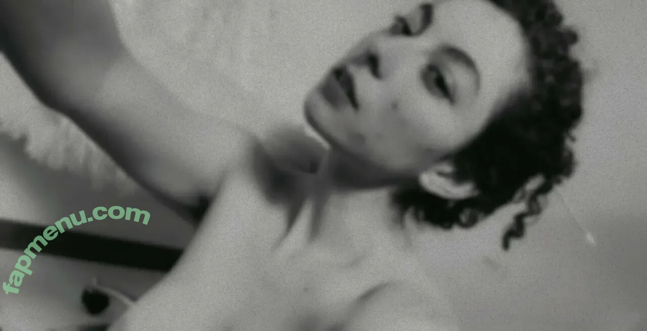 viiolettt nude photo #0025 (viiolettt)