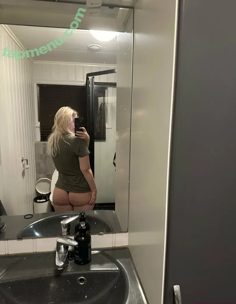 Vikkzy nude photo #0331 (Vikkzy)