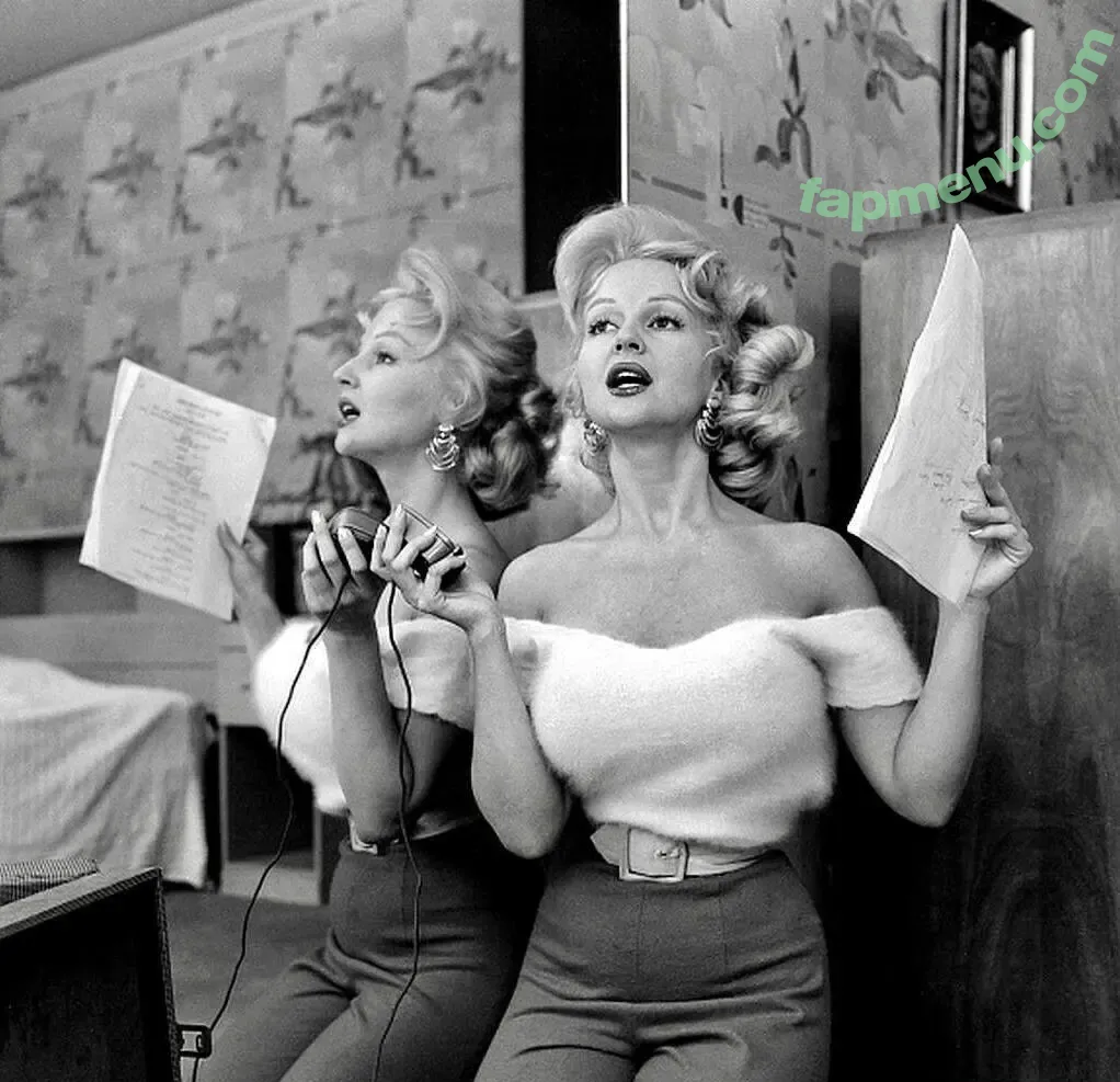 Vintage English Pinups nude photo #0390 (pinup_vintage_gallery)