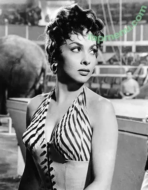 Vintage Sexy Celebs / vintagemoviestars nude photo #0089