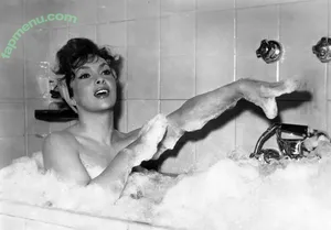 Vintage Sexy Celebs / vintagemoviestars nude photo #0091